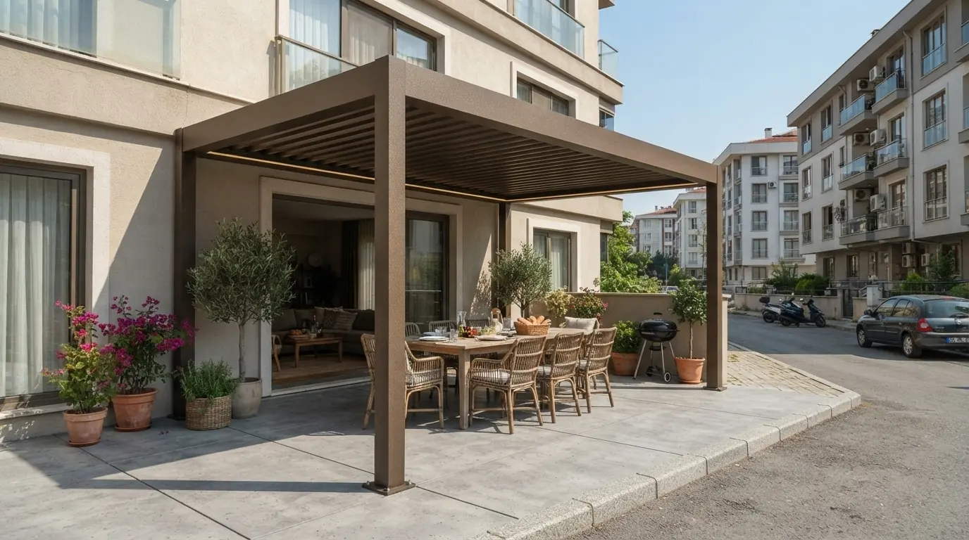 Bayraklı'da uygulanmış bioklimatik pergola örneği